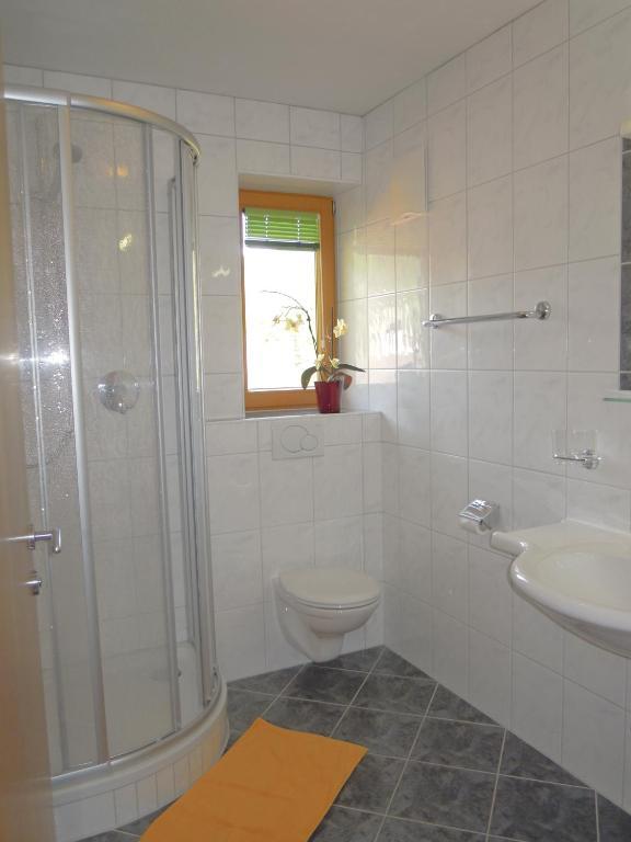 Neustockach Apartment